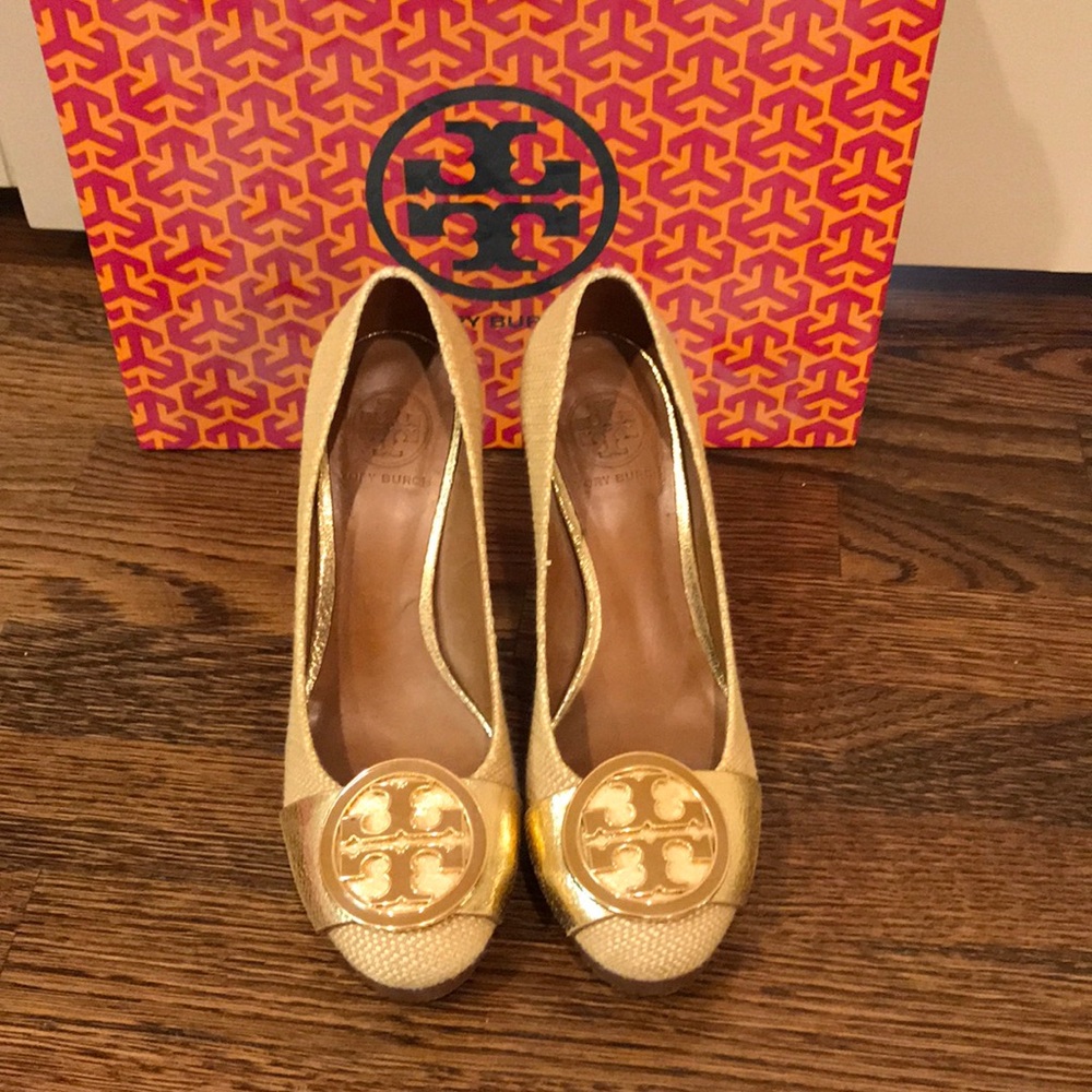 Tory Burch Tan Platform Heels with Gold Logo